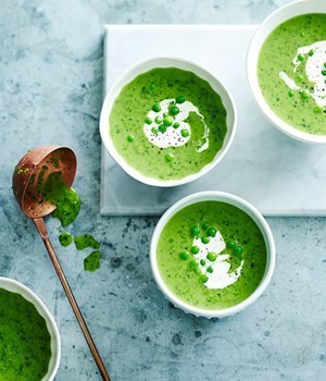 Pea soup with mint and crème fraîche