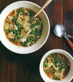 Pea soup with pasta (Pasta e bisi)