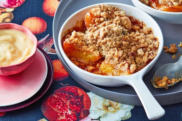 Peach & maple pan crumble