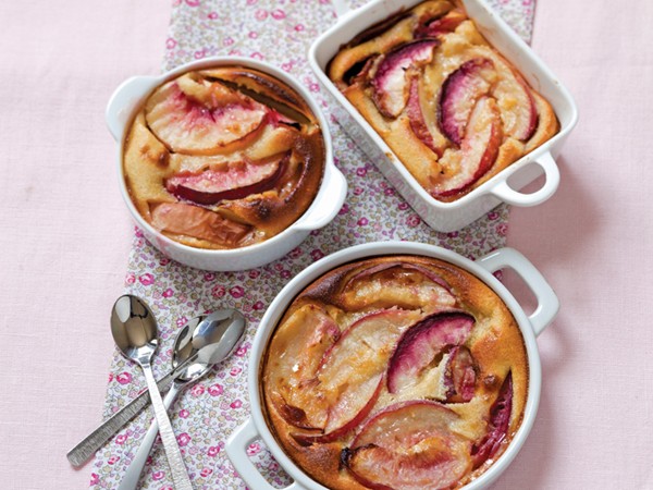 Peach, almond, and cardamom clafoutis (Clafoutis de pêches, amande et cardamome)