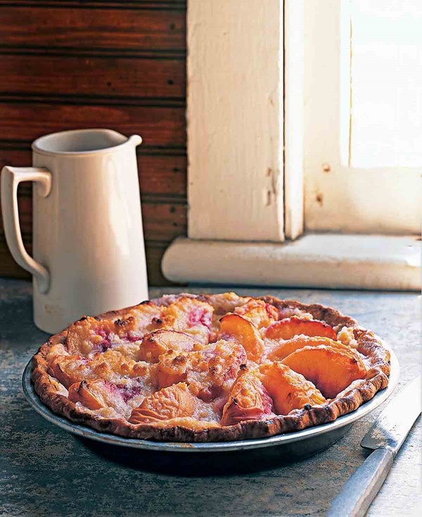 Peach and crème fraîche pie