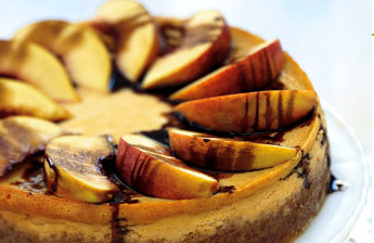Peach and mascarpone cheesecake with balsamic syrup