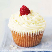 Peach and mascarpone cup cakes