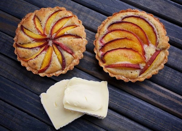 Peach and pine nut tarts with triple-cream cheese