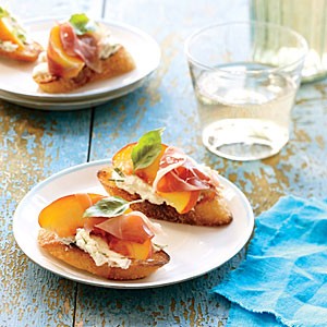 Peach and prosciutto canapés