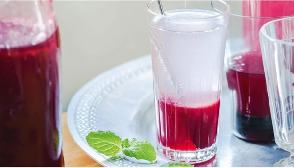 Peach and raspberry cordial