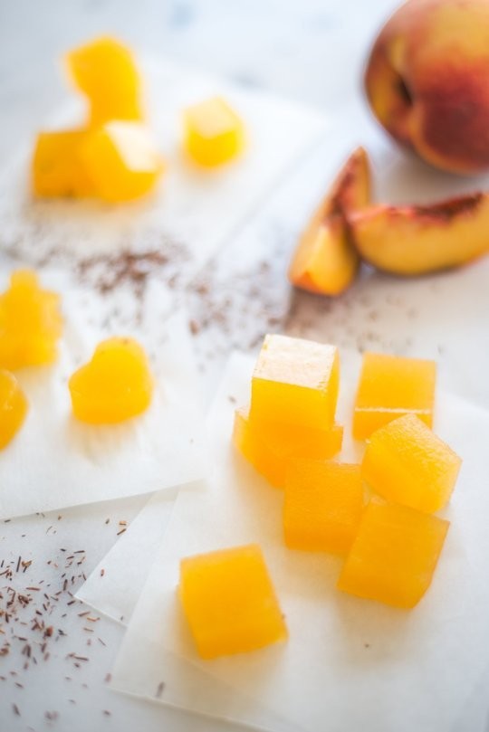 Peach and rooibos tea fruit gummies