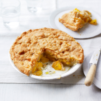 Peach and tarragon crumble pie