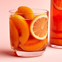Peach-Aperol spritz