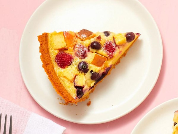 Peach-berry sour cream pie