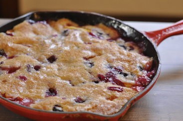 Peach blueberry skillet cobbler