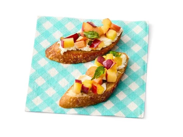 Peach bruschetta 