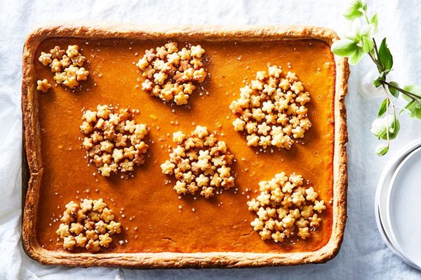 Peach butter slab "hydrangea" pie