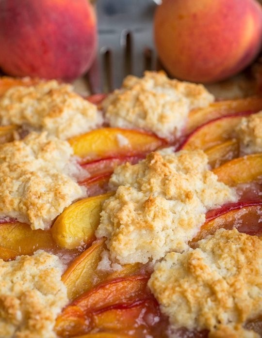 Peach cobbler bars