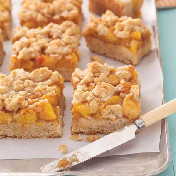 Peach cobbler bars