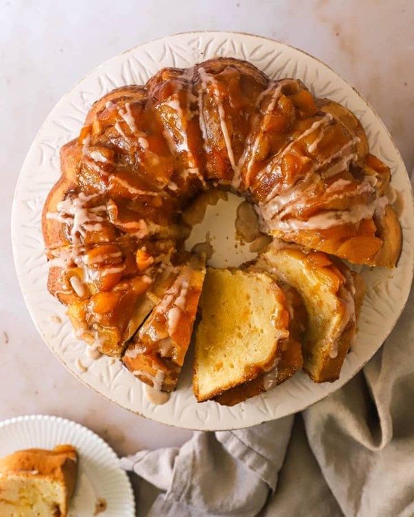 Peach cobbler pound cake 