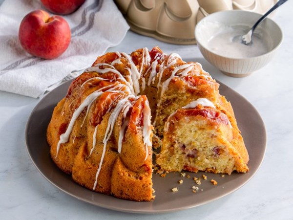 Peach cobbler pound cake