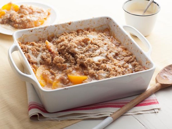 Peach crisp with maple cream sauce