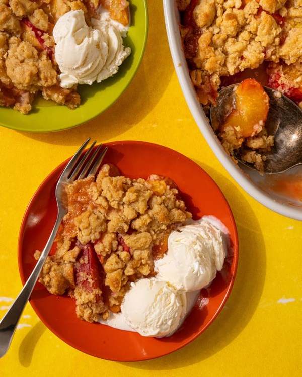 Peach crumble
