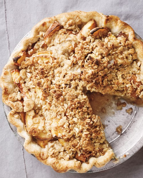 Peach crumble pie