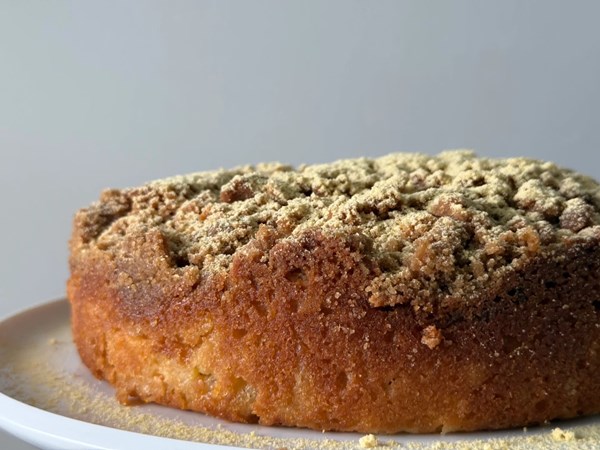 Peach crumble snacking cake