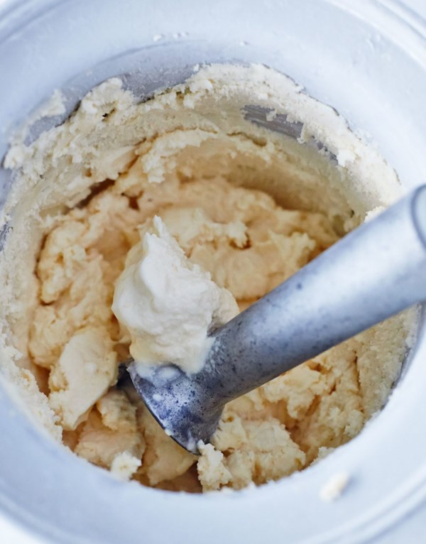 Peach ice cream