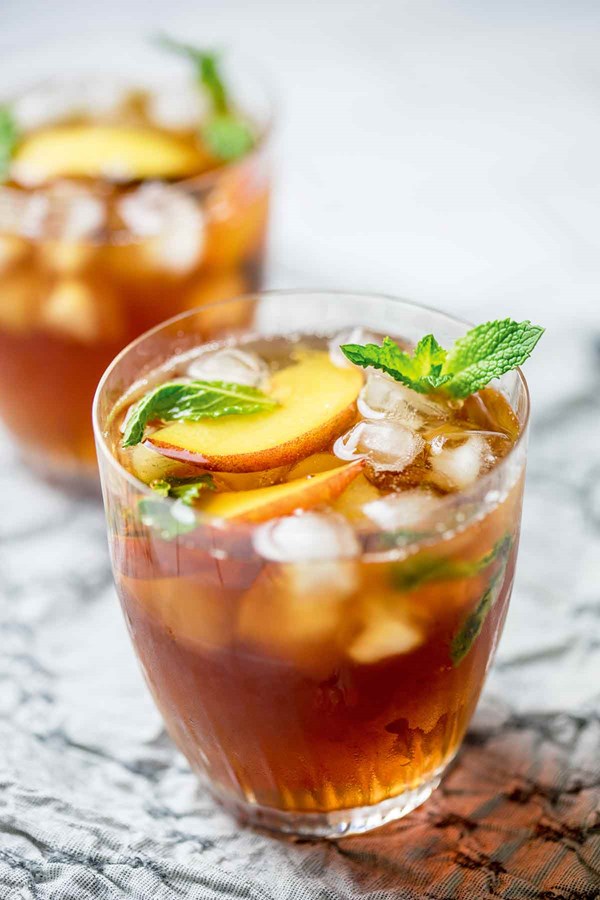 Peach iced tea with mint