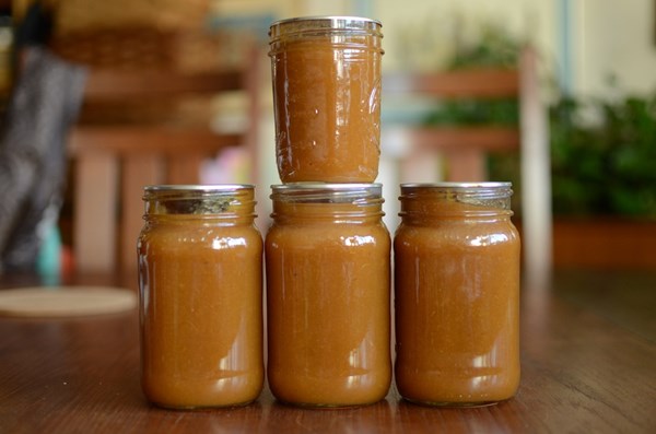 Peach jam with brown sugar and bourbon