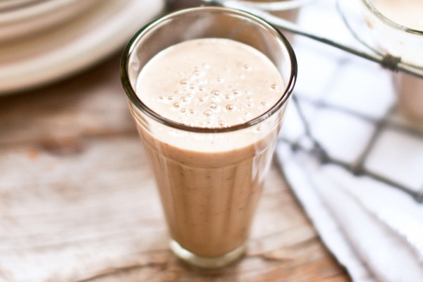 Peach, pear & fresh ginger smoothies