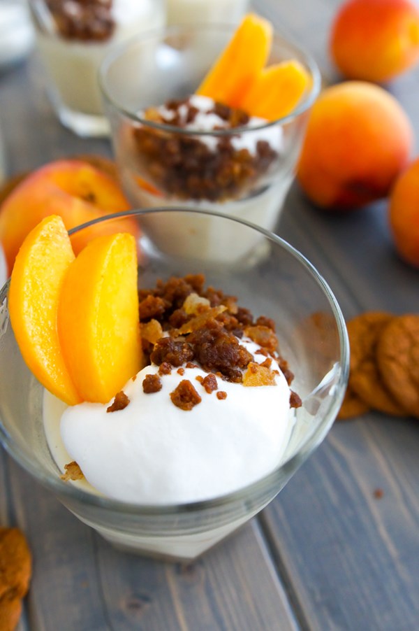  Peach pudding with ginger crumble