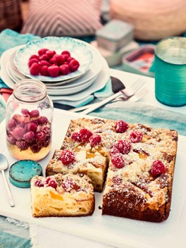 Peach, raspberry and ricotta crumble cake
