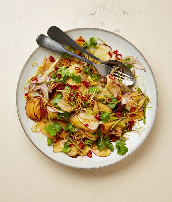 Peach salad with chilli, ginger and lemon dressing