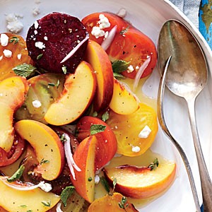 Peach salad with tomatoes and beets