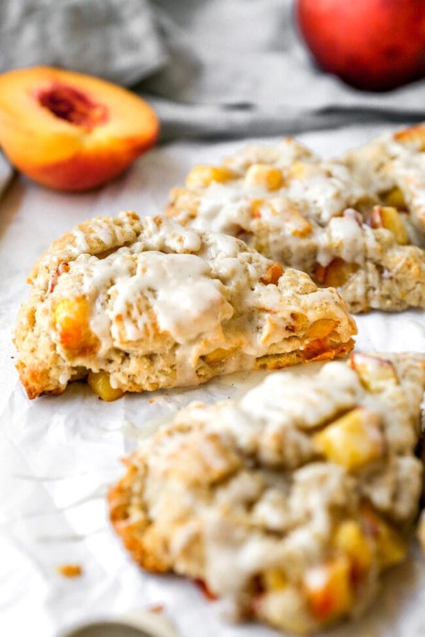 Peach scones [honey vanilla glaze]