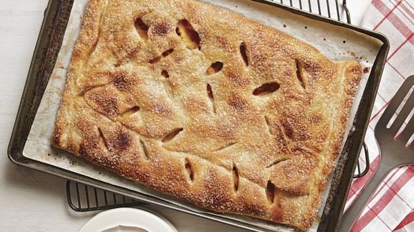 Peach sheet pan pie