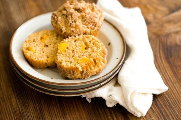 Peach streusel muffins