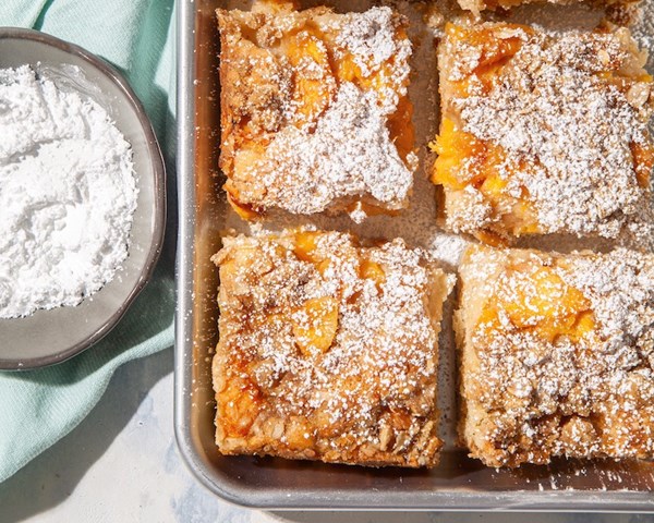 Peach streusel snack cake
