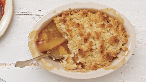 Peach vanilla cobbler