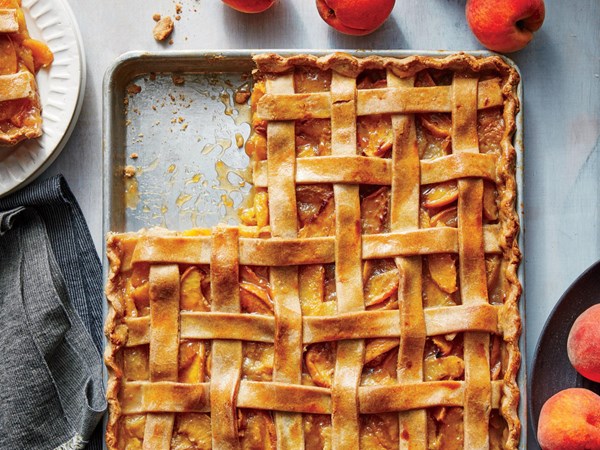 Peach-vanilla slab pie