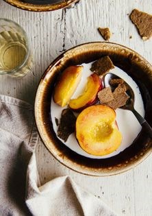 Peaches + cream w/ ginger thins