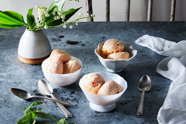 Peaches and sour cream ice cream