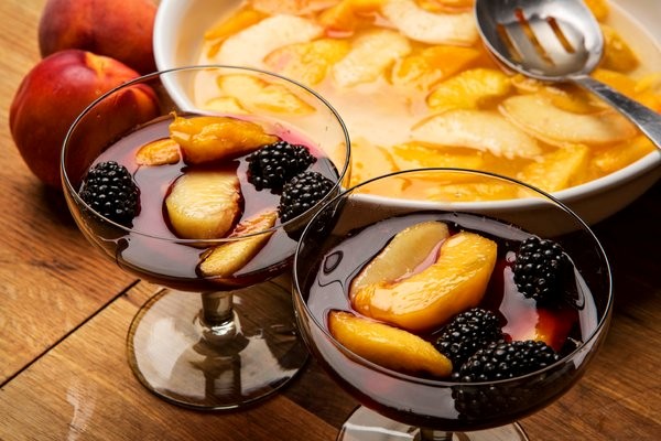 Peaches in red wine