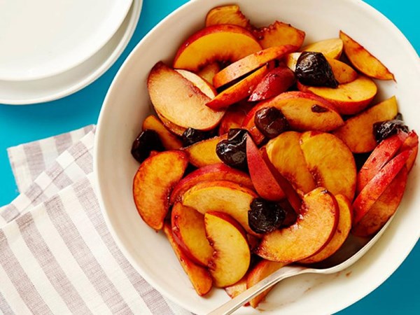 Peaches with balsamic cherries