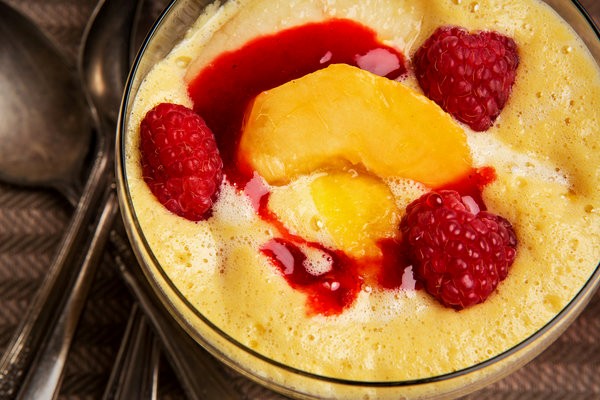 Peaches with zabaglione