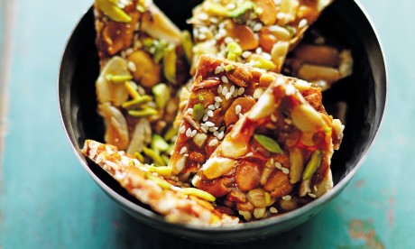 Peanut and pistachio brittle (Gazak)