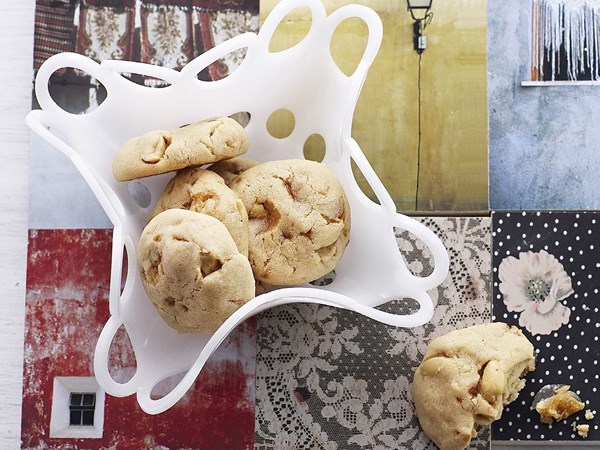 Peanut brittle cookies