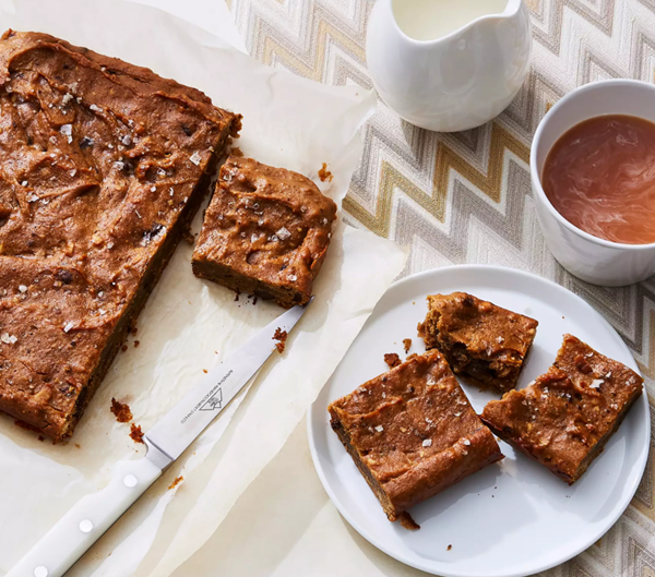 Peanut butter & chocolate chickpea blondies