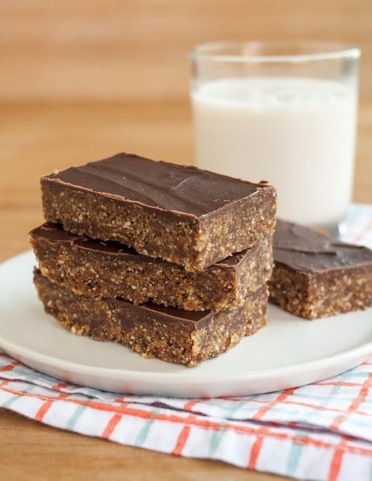 Peanut butter & chocolate energy bars