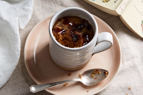  Peanut butter & jelly mug cake 