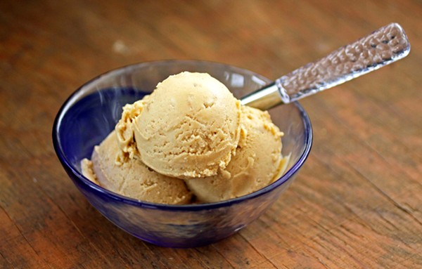 Peanut butter and banana ice cream